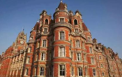 伦敦大学皇家霍洛威学院在世界排名多少位？