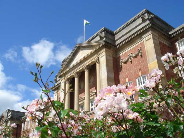 英國利茲大學獎學金彙總- 壹壹藝術留學網